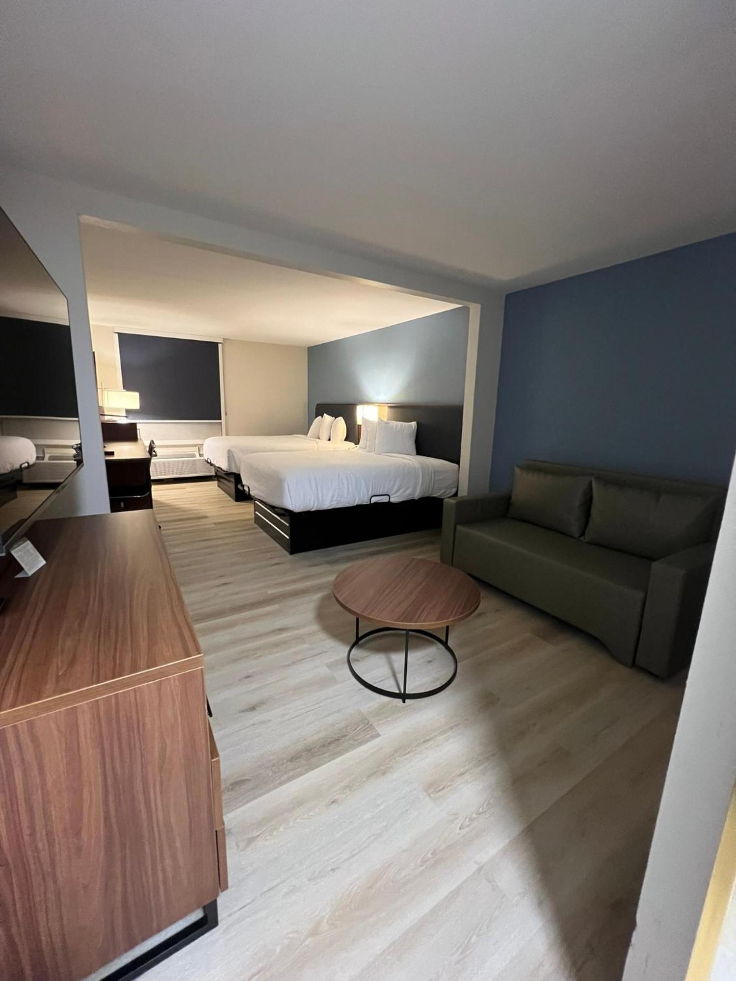Wingate By Wyndham Near Claytor State Park Hotel