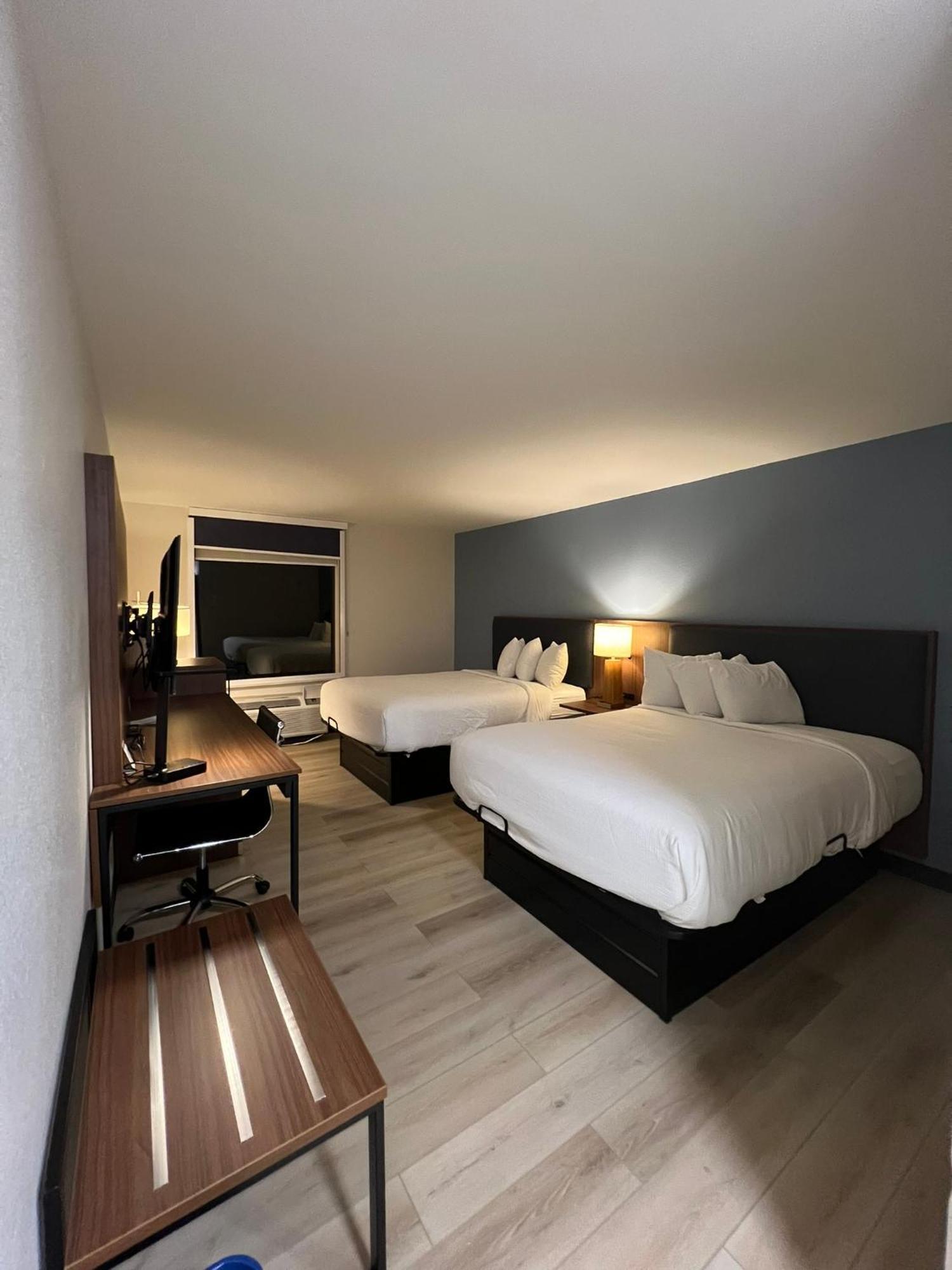 Hotel Wingate By Wyndham Near Claytor State Park